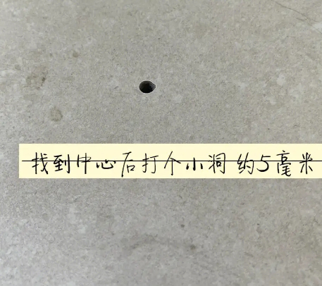 东坡瓷砖空鼓维修公司专业解答在瓷砖铺贴过程中，如果砂料搅拌不均匀，将会带来以下问题